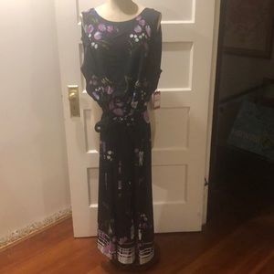 20W Vince Camuto Jumpsuit. Navy and floral print.